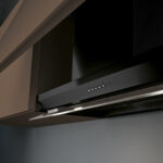 VIRGOLA-1600×1600-amb-02